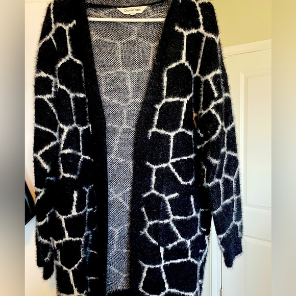 Women’s Animal Pattern Cardigan - Picture 1 of 3